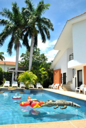 Incluye auxiliar doméstica PISCINA PRIVADA